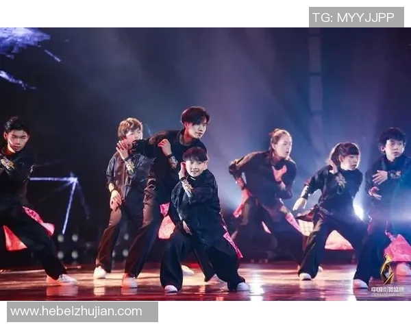 街舞战术：重庆街舞队的边路渗透体系